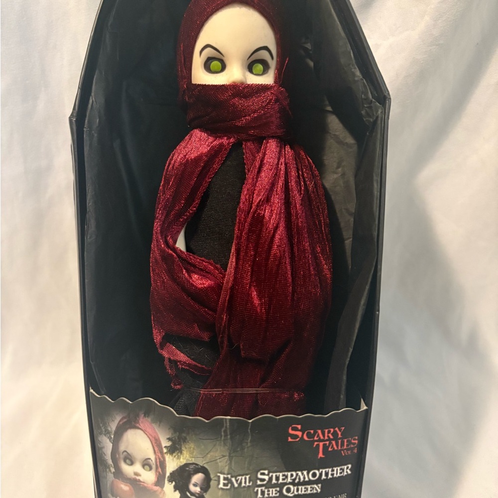 Living Dead Doll - Evil Stepmother